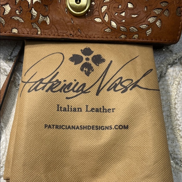 Patricia Nash Lanza Three Way Convertible Crossbody - Picture 14 of 14